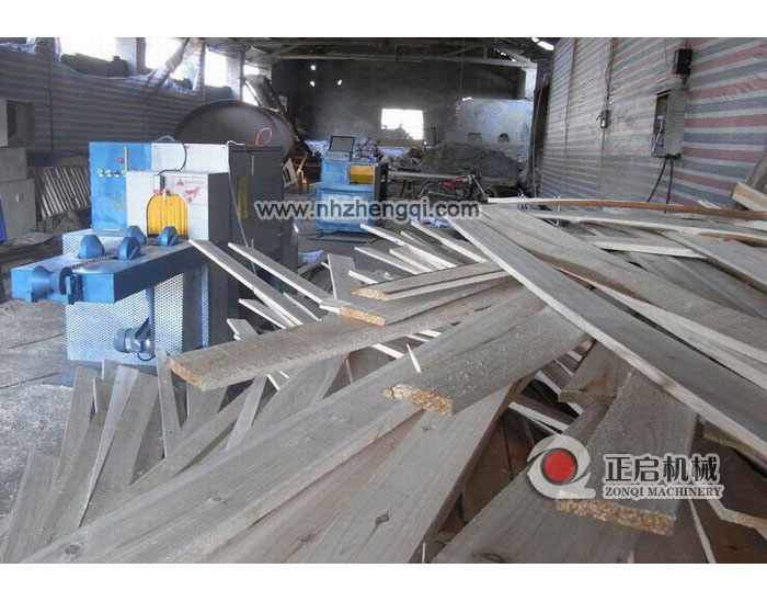 湖南張家界杉木加工現(xiàn)場(chǎng)20機(jī)