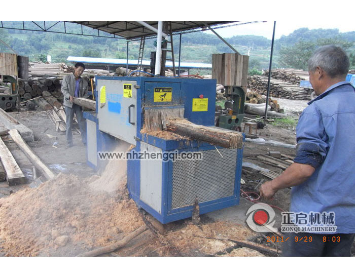 四川省-雅安-鋸方木加工現場