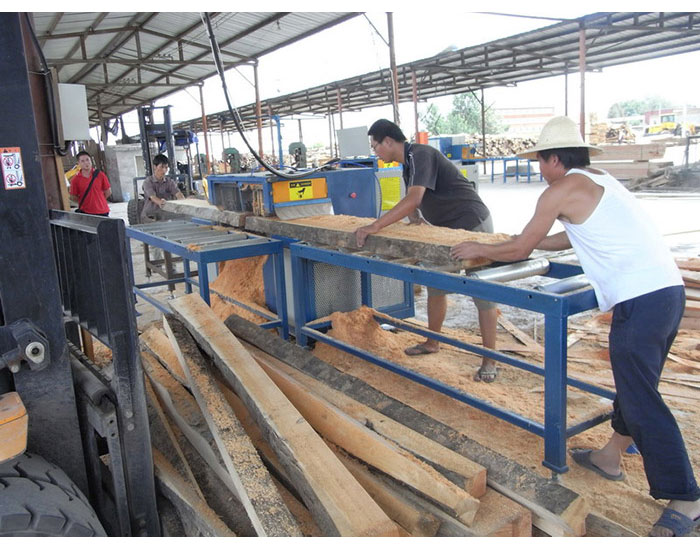 天津市-150方木多片鋸加工現(xiàn)場-1